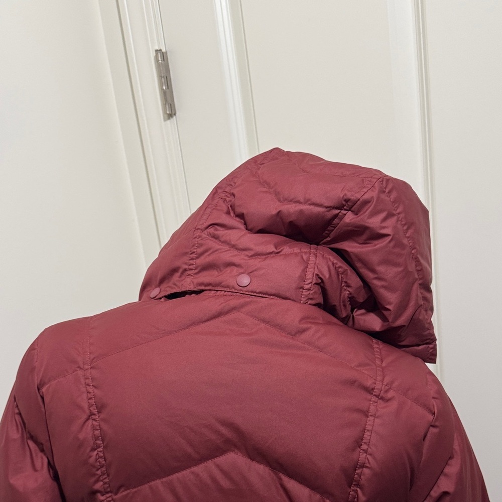 Patagonia Women's Down Burgundy Puffer Jacket with Hood - Picture 9 of 14